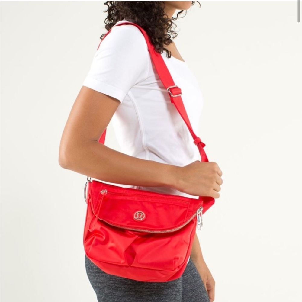 Lululemon All Night Festival Bright BELT Bag
Love Red Crossbody RARESOLDOUT